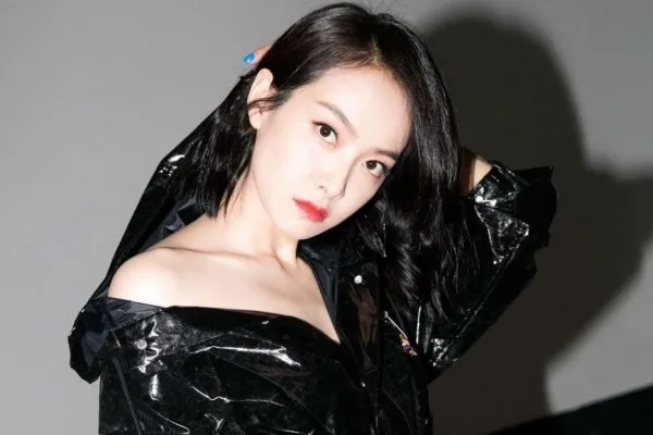 Victoria f(x) Resmi Tinggalkan SM Entertainment