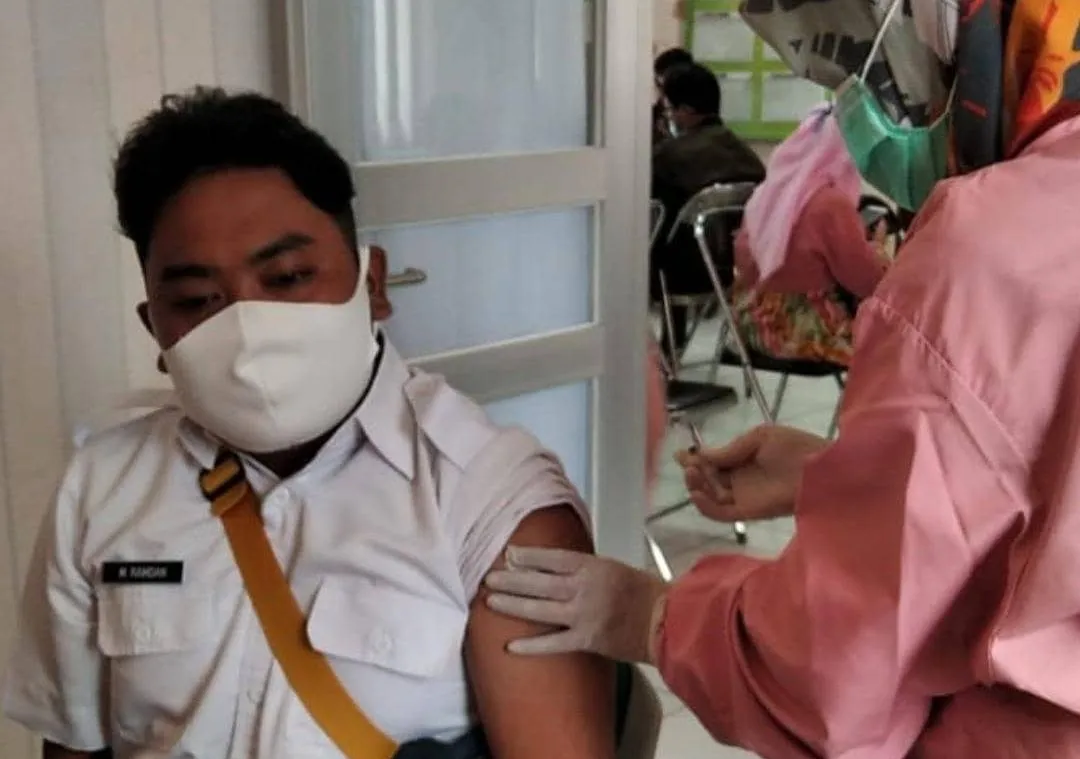 Baru 4.500 Guru di Tuban Dapat Vaksinasi Covid-19