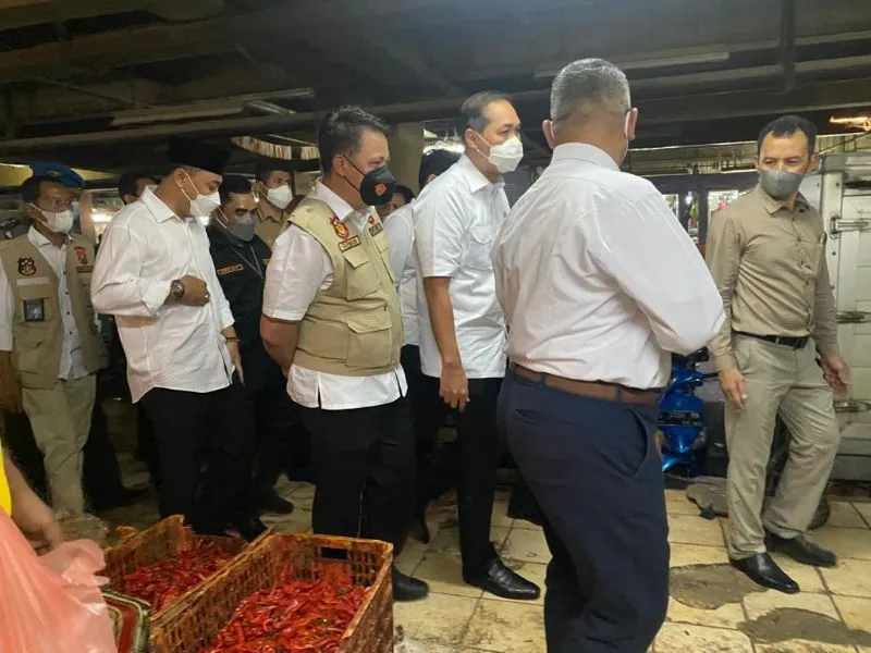 Mendag Lutfi: Harga Sembako Masih Normal di Pasar Wonokromo