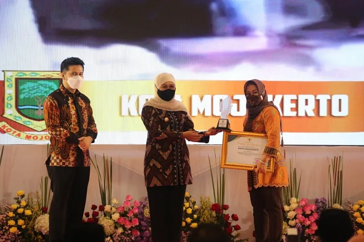 Wali Kota Terima Penghargaan Pembangunan Daerah Terbaik se-Jatim