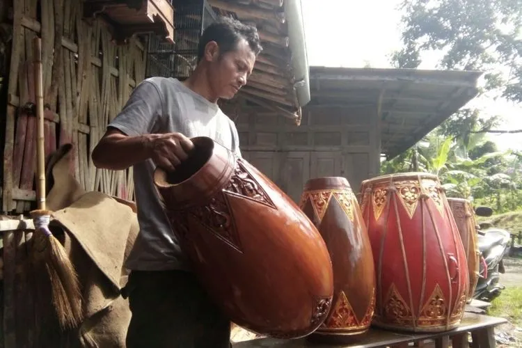Perajin Kendang yang Sukses Terima Pesanan Hingga Mancanegara