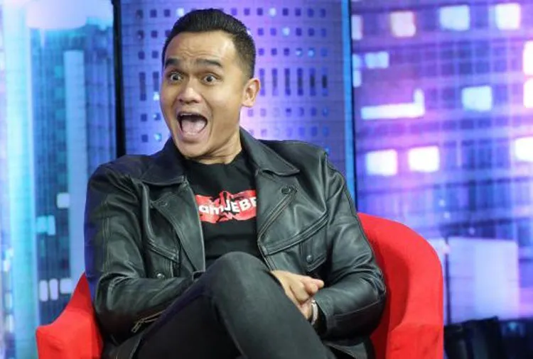Gaya Komentator Bung Jebret  Dinilai Hiperbola dan Tak Edukatif