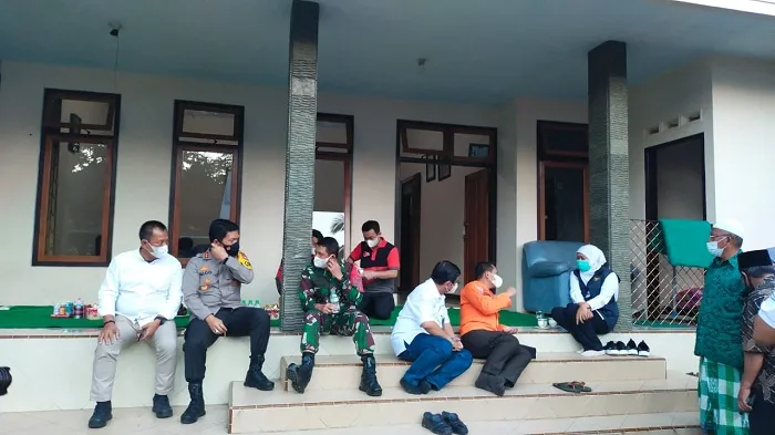 "Jagongan" Ala Forkopimda Jatim Bahas Percepatan Bantuan Bencana