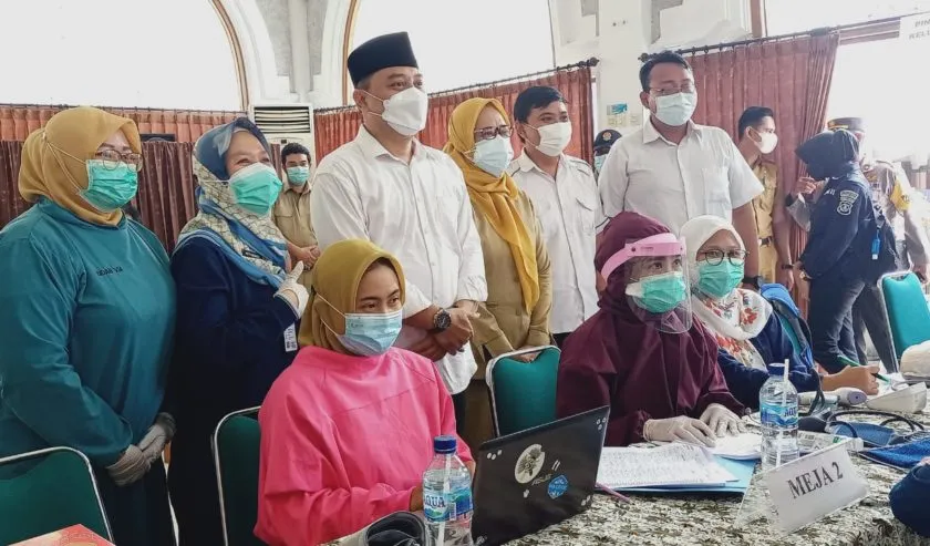 Wali Kota Eri Gencarkan Vaksinasi Covid-19 di Ponpes