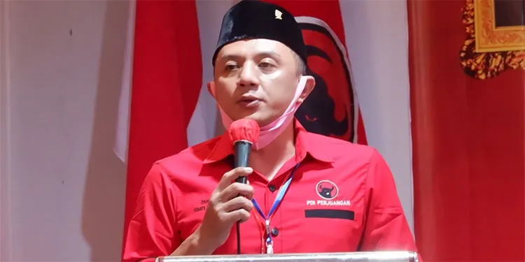 Terus Puncaki Survei, PDIP Jatim Minta Terus Kerja untuk Rakyat