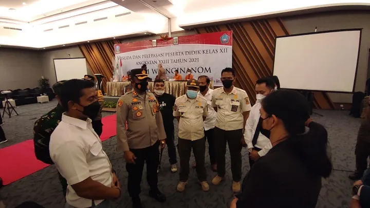 Langgar Prokes, Wisuda Dua Sekolah Dibubarkan Paksa