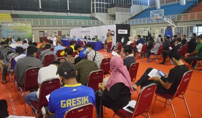241 Atlet di Gresik Divaksin Dosis Pertama