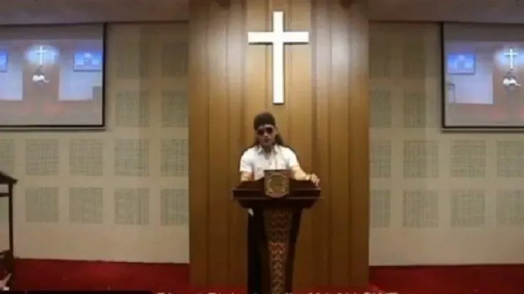Dihujat Kafir, Tuai Kontroversi Berceramah di Gereja GBI