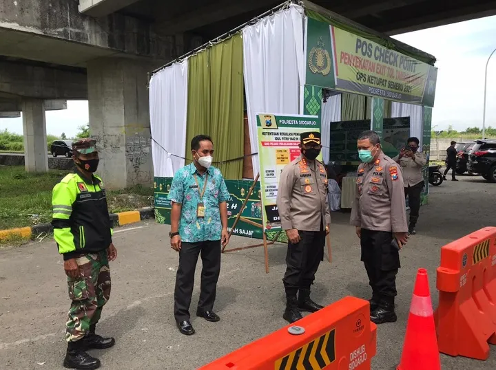 Keselamatan Pengendara Jadi Prioritas di Pos Penyekatan Sidoarjo