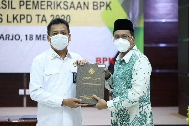 Bupati Sidoarjo Gus Muhdlor Terima LHP BPK Predikat WTP