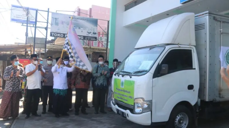 Bupati Jember Lepas Bantuan Sembako dari MUI