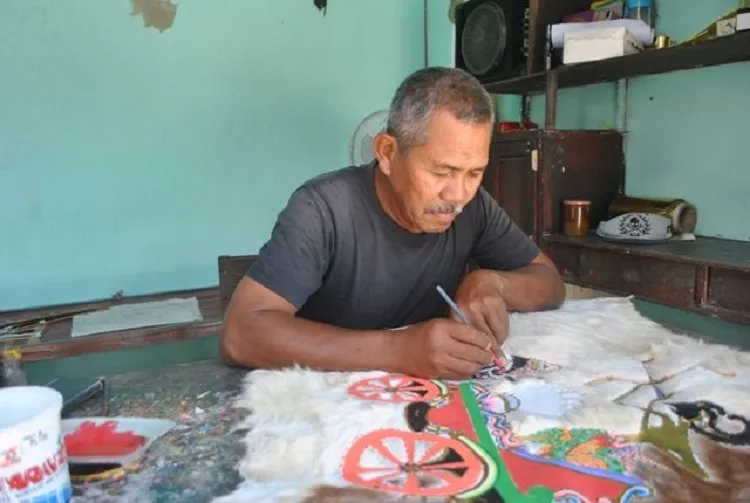 Tekuni Pembuatan Wayang Kulit Hingga Pasar Asia