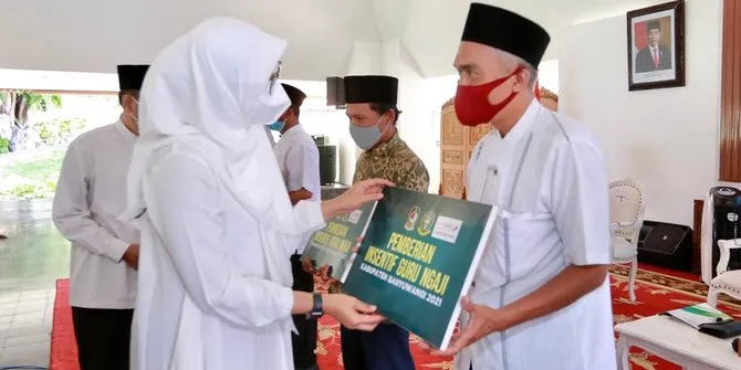 12.373 Guru Ngaji Se-Banyuwangi Terima Insentif Dari Pemkab