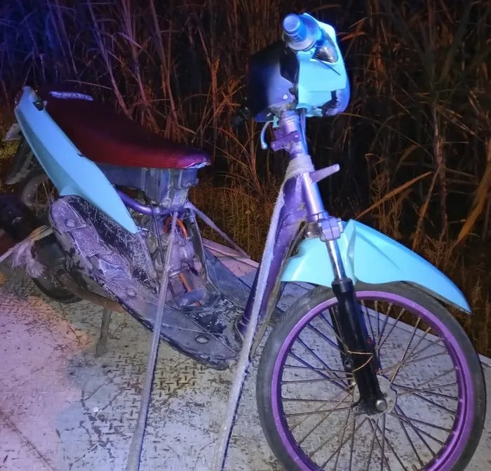 Gagal Menyalip, Motor Protolan Terjatuh