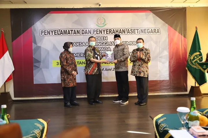 Kejati Jawa Timur Serahkan Aset Pemkot Surabaya Senilai Rp 80 Miliar