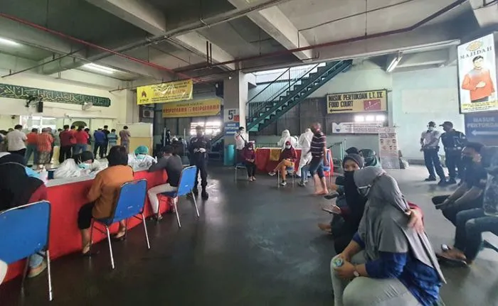 Pedagang dan Pengunjung PGS di Swab Massal