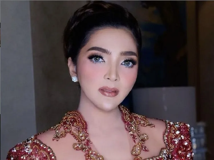 Dituding Liburan ke Luar Negeri Modal Endorse