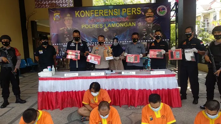 Pengedar Ganja 1 Kg asal Surabaya Dibekuk Polres Lamongan