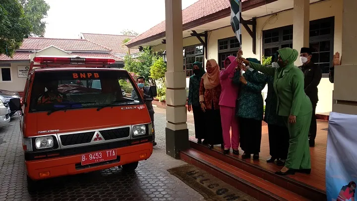 Istri Bupati Bersama Ibu-ibu Forkopimda Kirim Bantuan ke Sidodowo