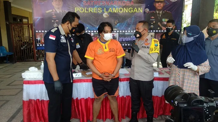 Polres Lamongan Amankan Ganja 1 Kg dari Pengedar Kelas Kakap asal Surabaya