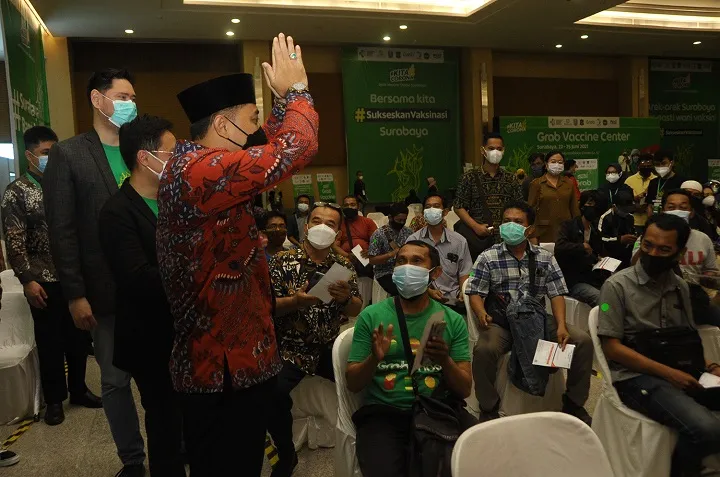 Kebut Pelaksanaan Vaksinasi, Wali Kota Eri Pastikan 1,3 Juta Lebih Orang Sudah Divaksin