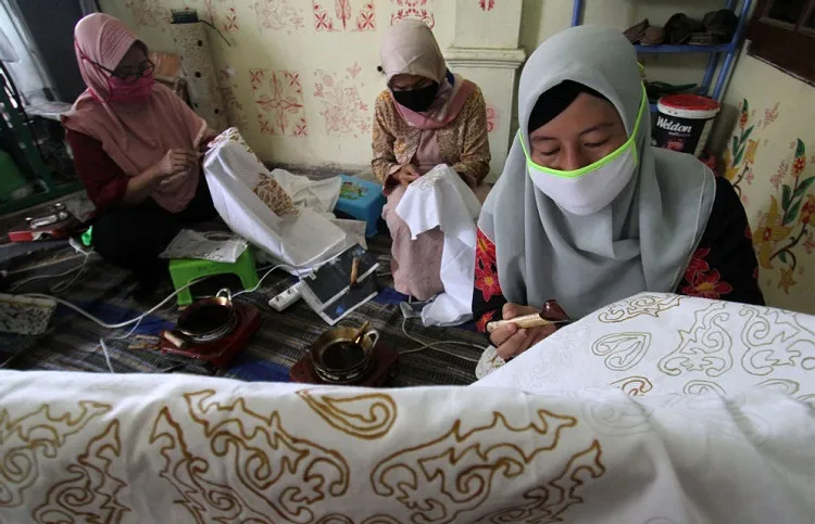 Industri Kerajinan dan Batik Jadi Penopang Pemulihan Ekonomi