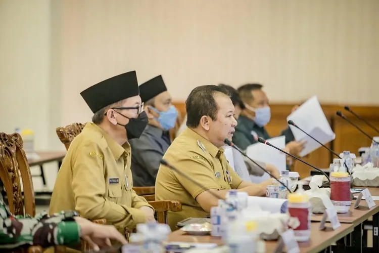Bupati dan Wabup Jember Rakor Pencegahan Covid-19