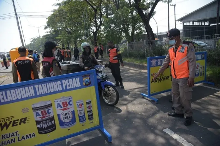 Petugas Sekat 24 Jam, 305 Positif Tes Swab Antigen