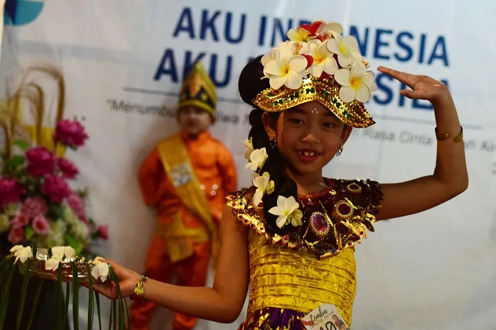 Tumbuhkan Jiwa Nasionalisme Generasi Muda, Melalui Pakaian Adat