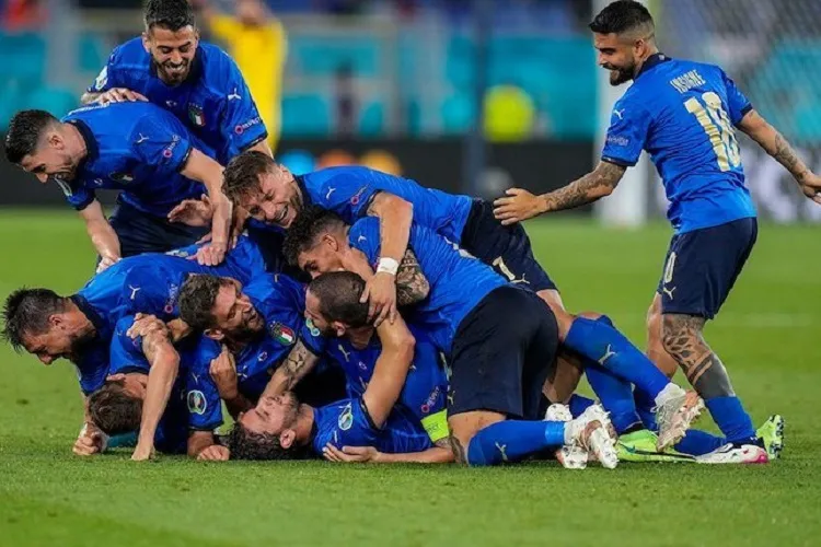 Sapu Bersih Grup A, Italia Catat 10 Clean Sheet dan 31 Gol