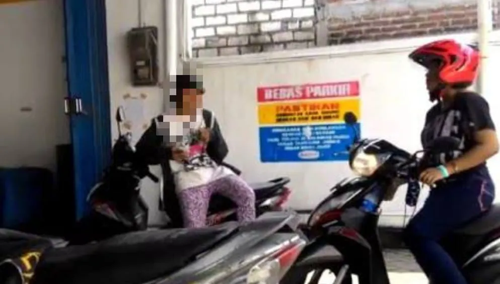 Tukang Parkir Indomaret dan Alfamart Meresahkan
