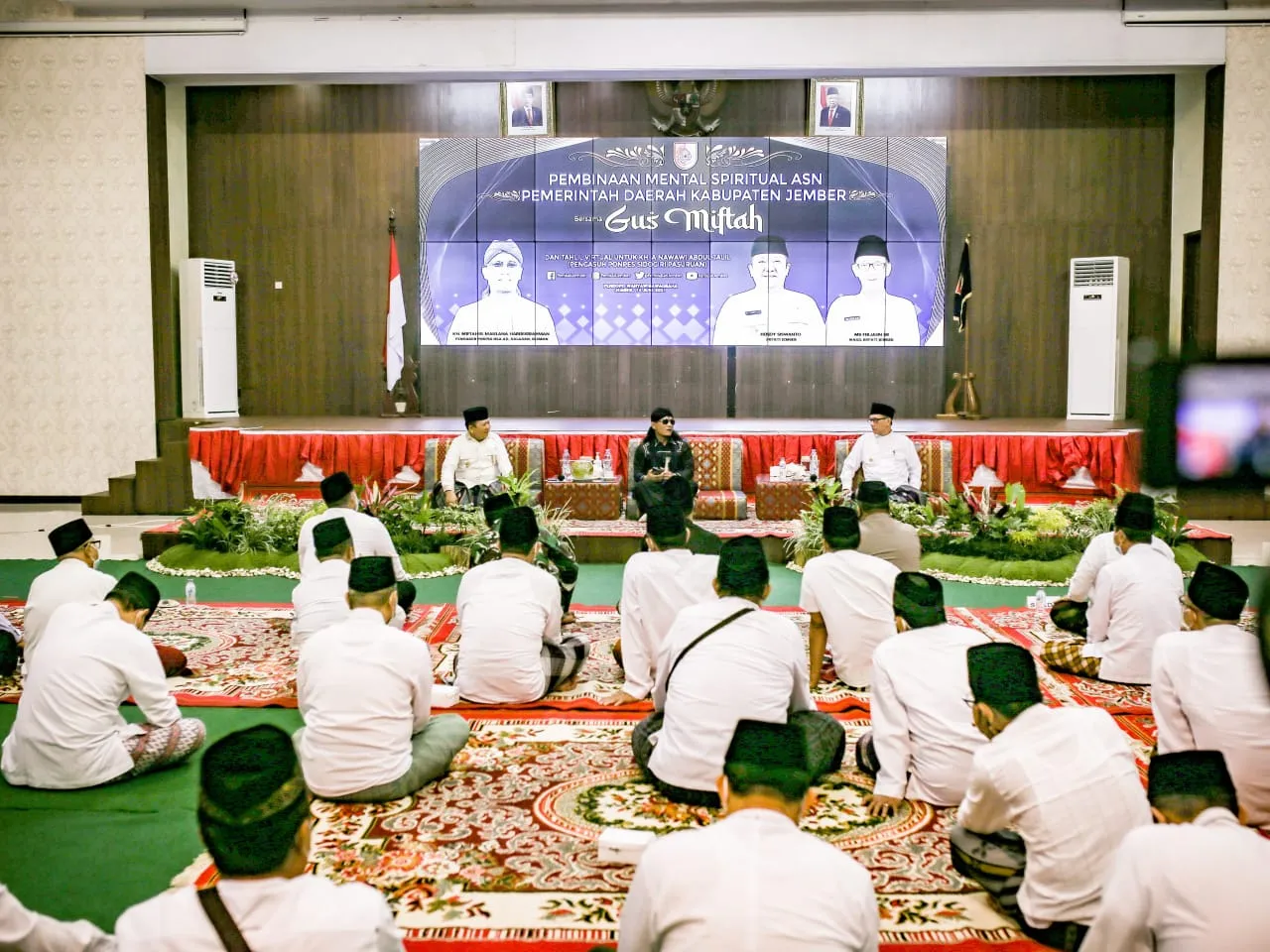 Gus Miftah Berikan Tausiah Kepada OPD Pemkab Jember