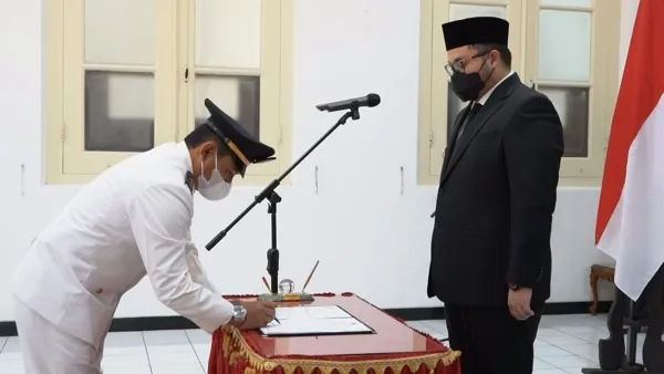 Mas Bup Dhito Lantik 5 Pejabat