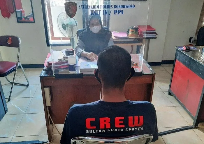 Gadis Yatim Piatu Diperkosa Teman Ayah