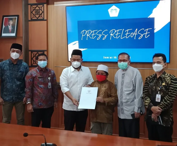 Gus Yani Beri Beasiswa Kepada Rozi Sampai Perguruan Tinggi