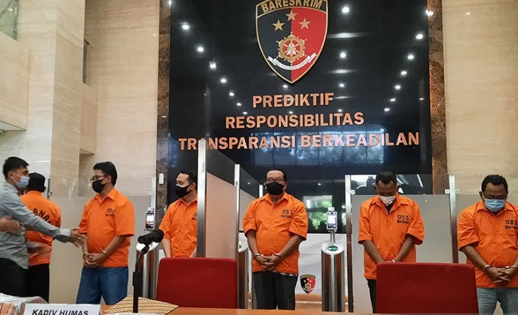 Basrekrim Polri Limpahkan Tersangka dan Barang Bukti Kasus Suap Bupati Nganjuk ke Kejari Nganjuk