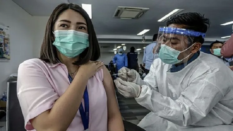Bahaya Mencampur 2 Dosis Vaksin Covid-19 yang Berbeda