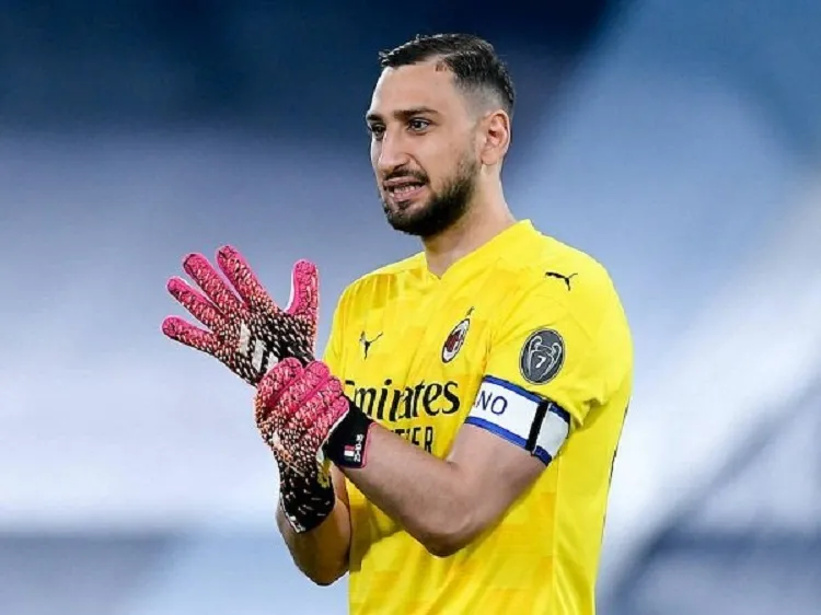 Kiper Andalan Italia, Kokoh Bak Tembok Baja