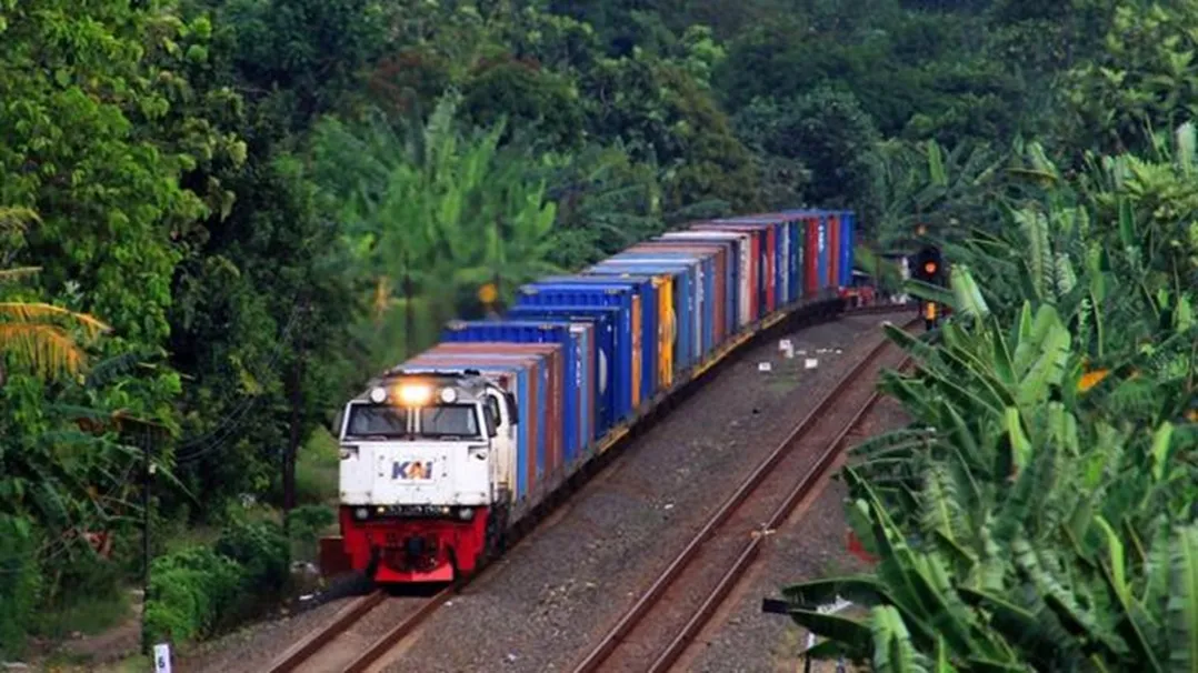 KAI Gratiskan Angkut Oksigen 122 Ton Rute Surabaya-Jakarta