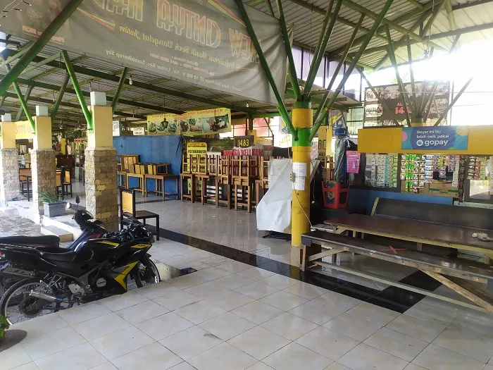 Pemkot Surabaya Gratiskan Retribusi Pedagang SWK