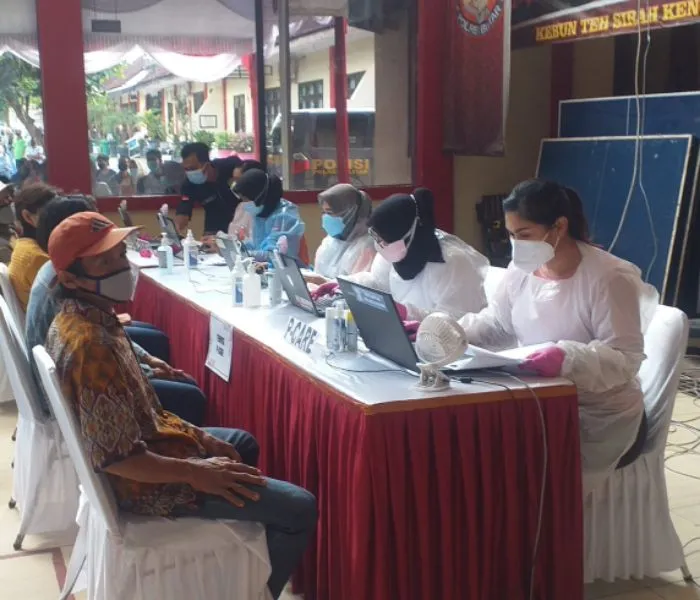 Bhayangkari Polres Blitar Bantu Percepatan Target Vaksin Nasional