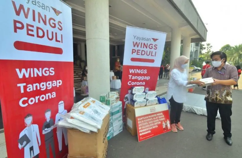 Wings Donasikan Ribuan Hazmart, Masker dan Uang Tunai untuk Tangani Covid
