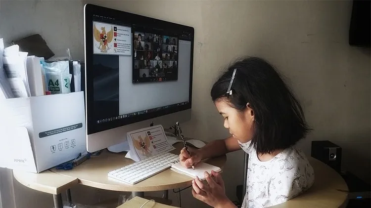 Cara Mengatasi Mata Lelah dan Kering saat Belajar Daring