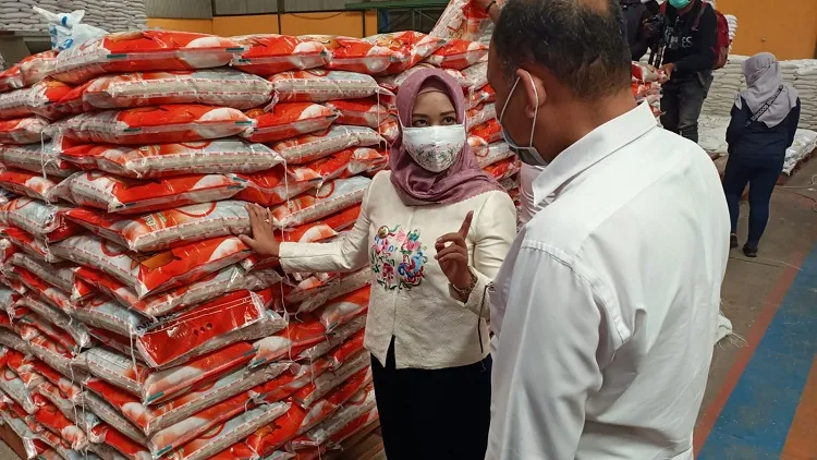 Wali Kota Temukan Beras Berkutu saat Sidak Gudang Bulog