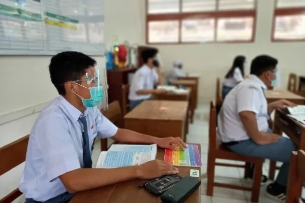 DPRD Jatim Minta Kepala Daerah di Zona Merah dan Oranye Tunda PTM SMA/SMK