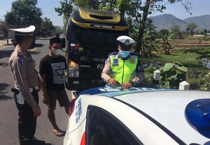 Tak Miliki Izin dan Surat Vaksin, Travel Gelap Menuju Riau Diminta Putar Balik