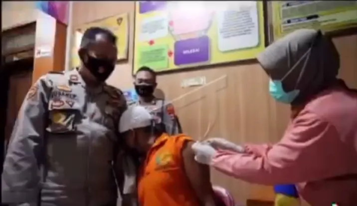 Puluhan Tahanan di Polres Blitar Jalani Vaksinasi Covid-19