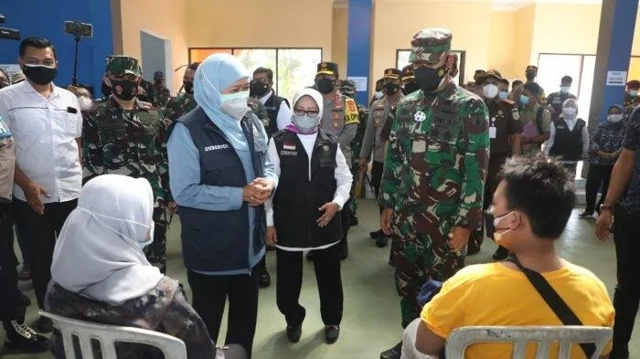 Khofifah Minta Distribusi Vaksin Dipercepat