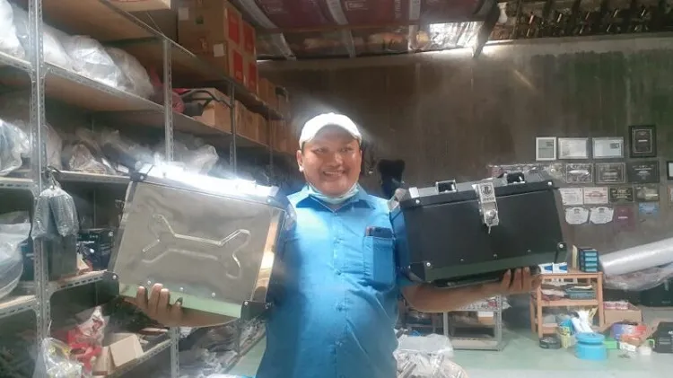 Inovasikan Box Motor Custom Beromzet Jutaan