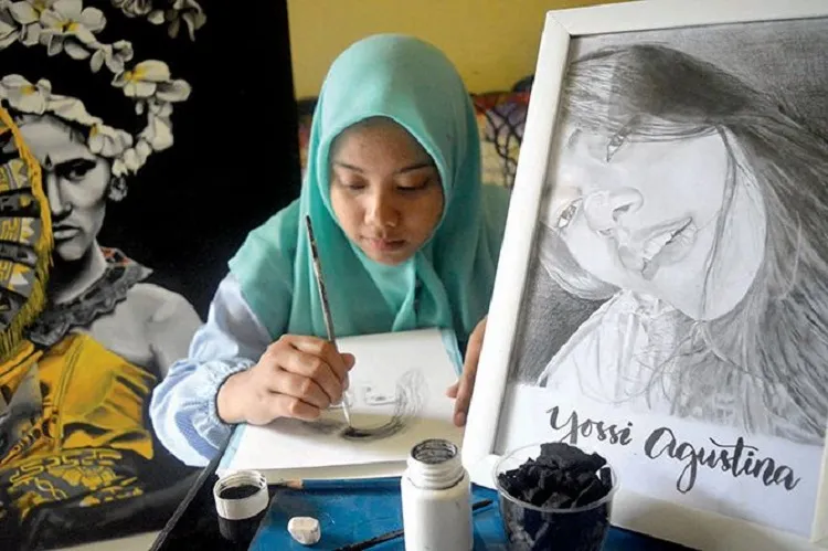 Sukses Aplikasikan Media Arang Sebagai Pewarna Lukisan